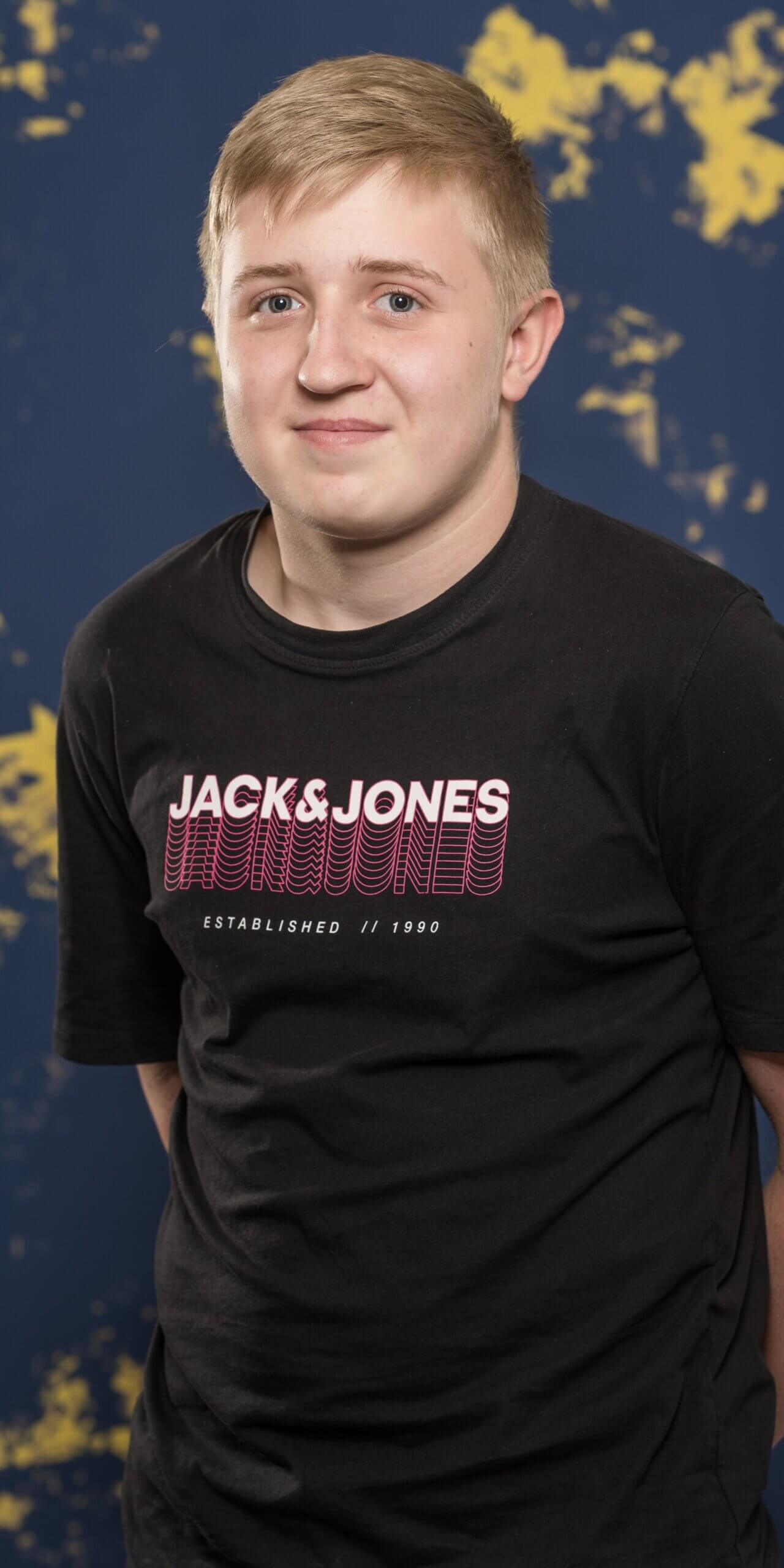 Dominic Schmid, Lernender Elektroplaner